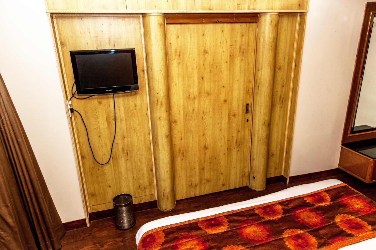 Hotel Subash International Катра Екстериор снимка