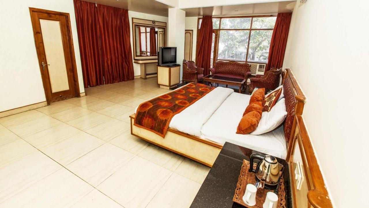 Hotel Subash International Катра Екстериор снимка